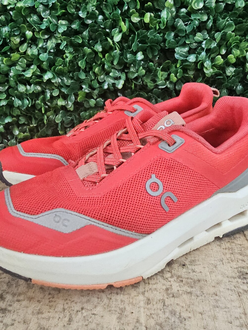 On Running 3Y Boys Red Cloud Running Sneakers